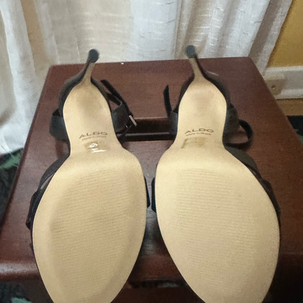 Aldo skinny heels - Picture 3 of 3
